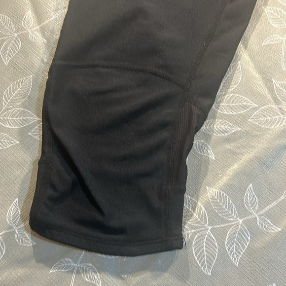 Ladies Nike Running Workout Capris. - Picture 4 of 14